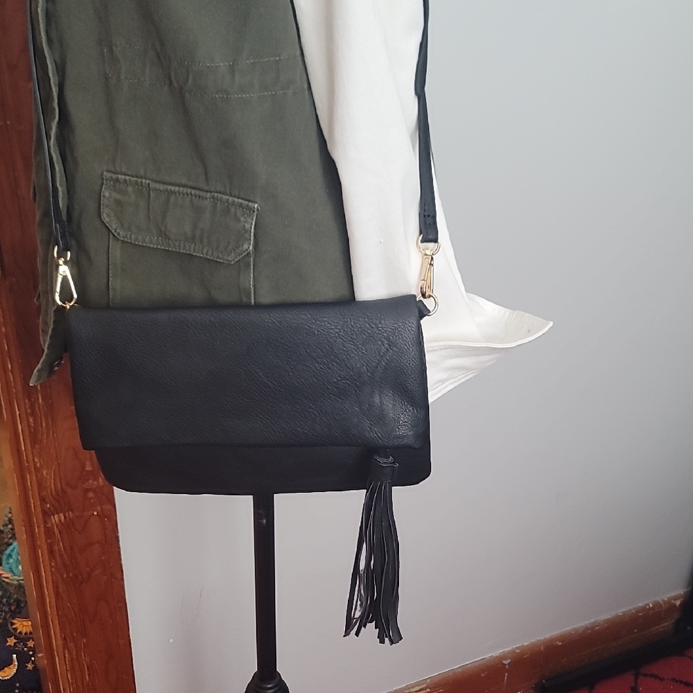 Jen & Co. Chic Black Crossbody Bag with Tassel
